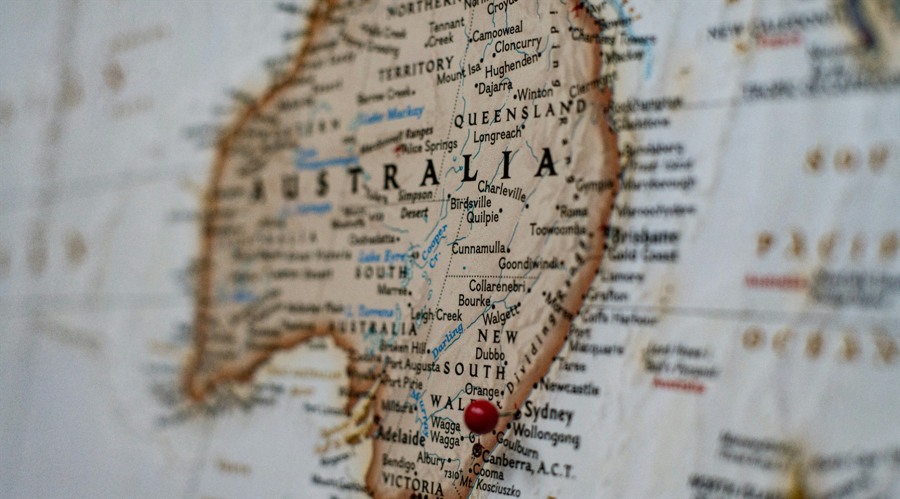 港股异动 | 赤子城科技(09911)盈喜后高开逾9% AI赋能多样化社交产品 预计上半年纯利至少翻倍