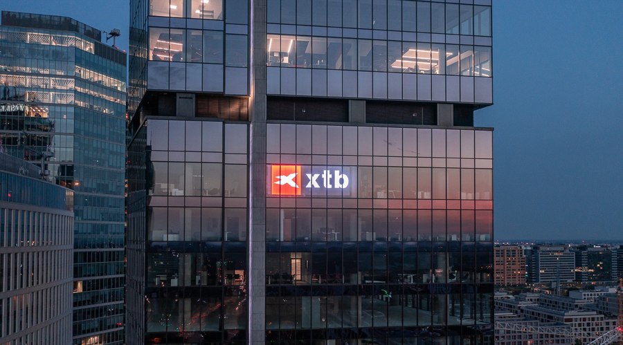 Strategy(MSTR.US)成功完成25.2亿美元的优先股IPO，额外购入2.1万枚比特币